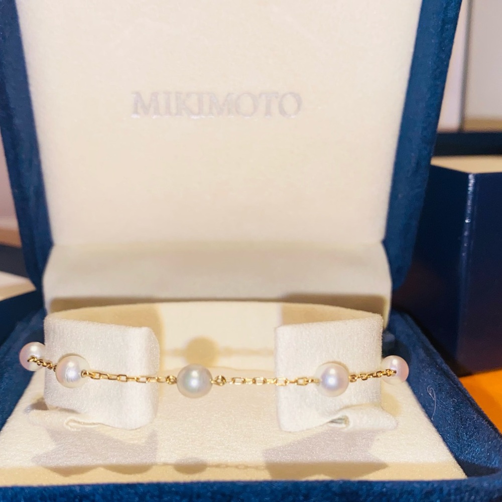 Mikimoto 18k yellow Gold Pearl Bracelet